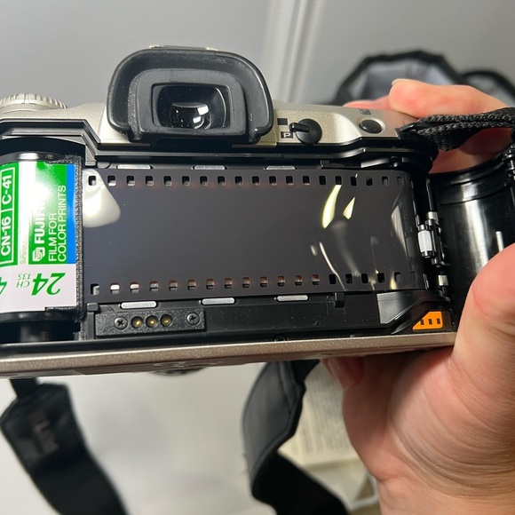 VINTAGE Pentax ZX-10 35mm SLR Film Camera With 28-80mm Lenses Untested - Picture 4 of 10